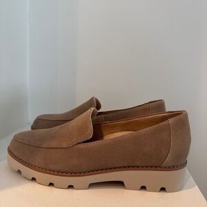 VIONIC Kensley Taupe Suede women’s shoe